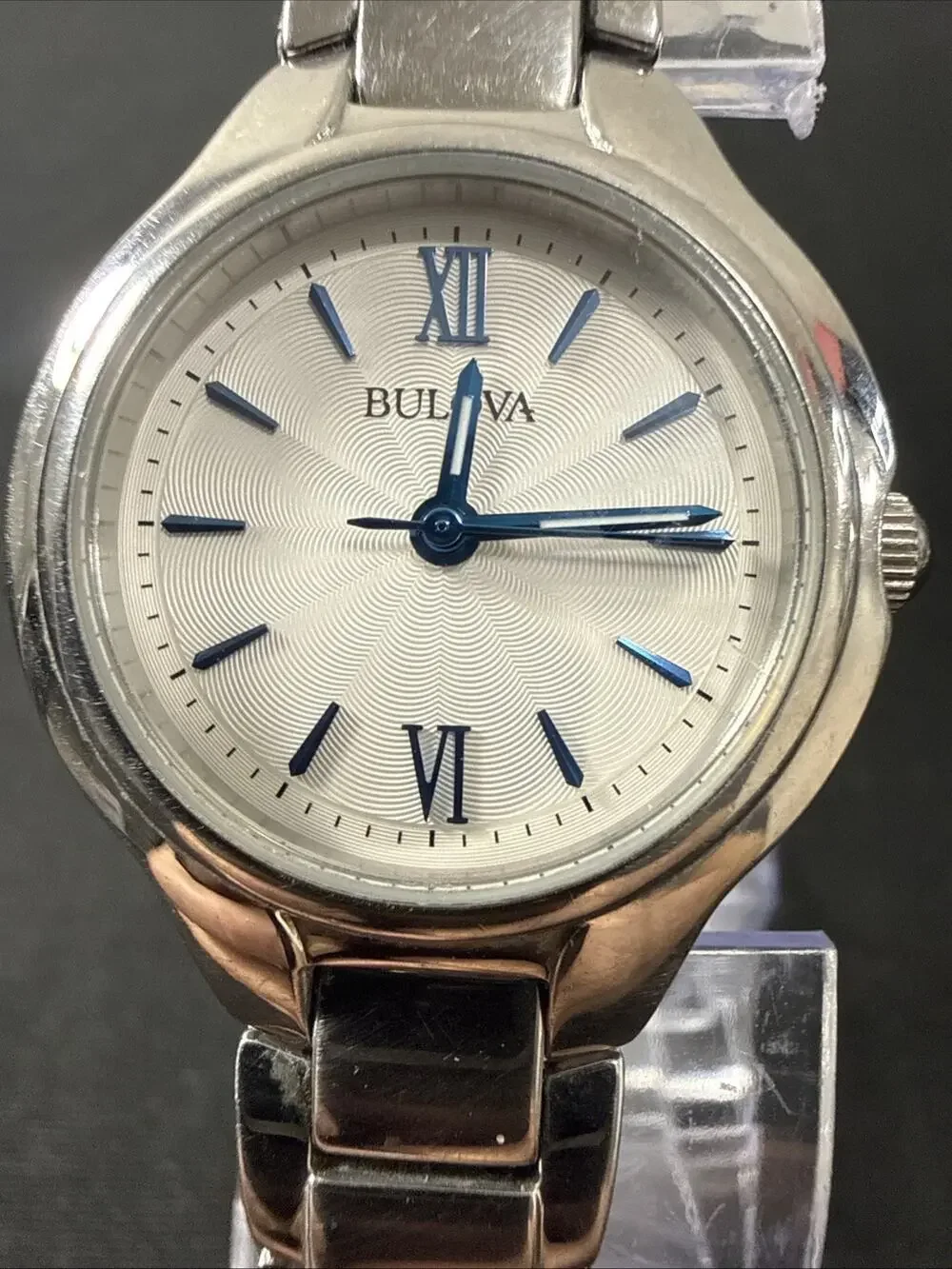 Women’s Bulova Classic Sutton 96L215 New Battery! 28mm Dial 5 3/4-6” Band